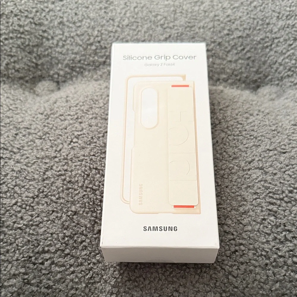 Samsung Galaxy Z Fold Silicone Grip Cover - Cream